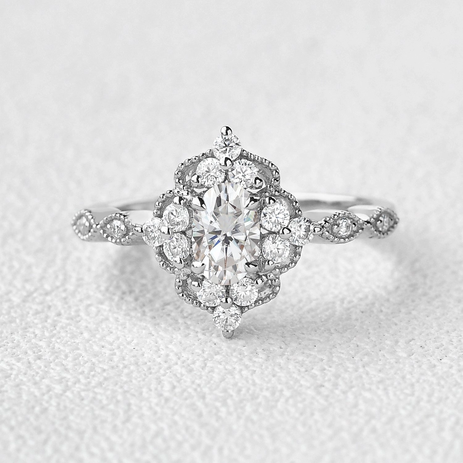 Graceful Fashion Monochrome Mood 1.0ct Bohemian Moissanite Vintage Halo Engagement Ring