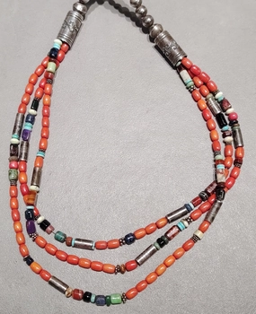 Glamorous touch Tommy Singer Navajo Sterling Silver  Spiny Oyster Beaded Necklace - Handmade Native American