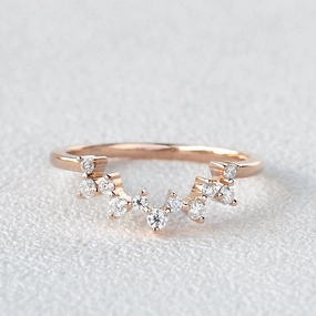 Round Cut Moissanite Curved Wedding Band Exquisite finish Modern Appeal