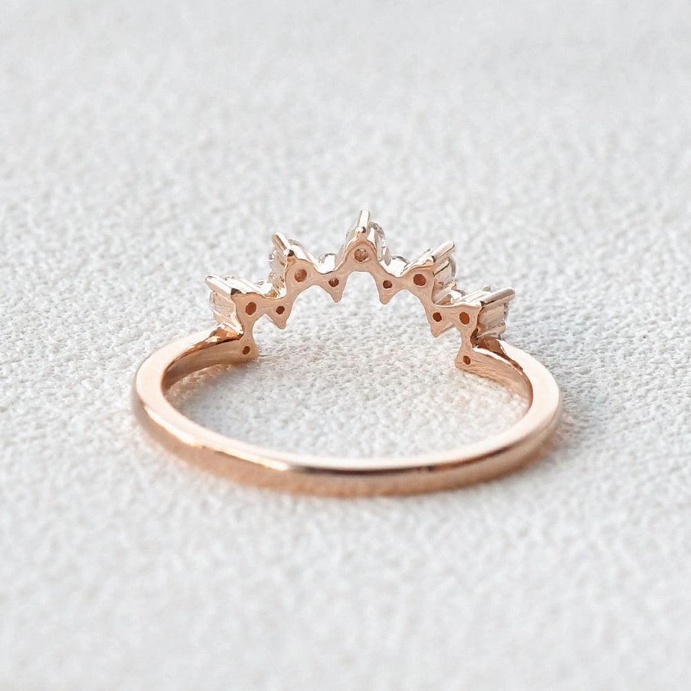 Stylish Fit Smooth Feature Round Cut Moissanite Curved Wedding Band