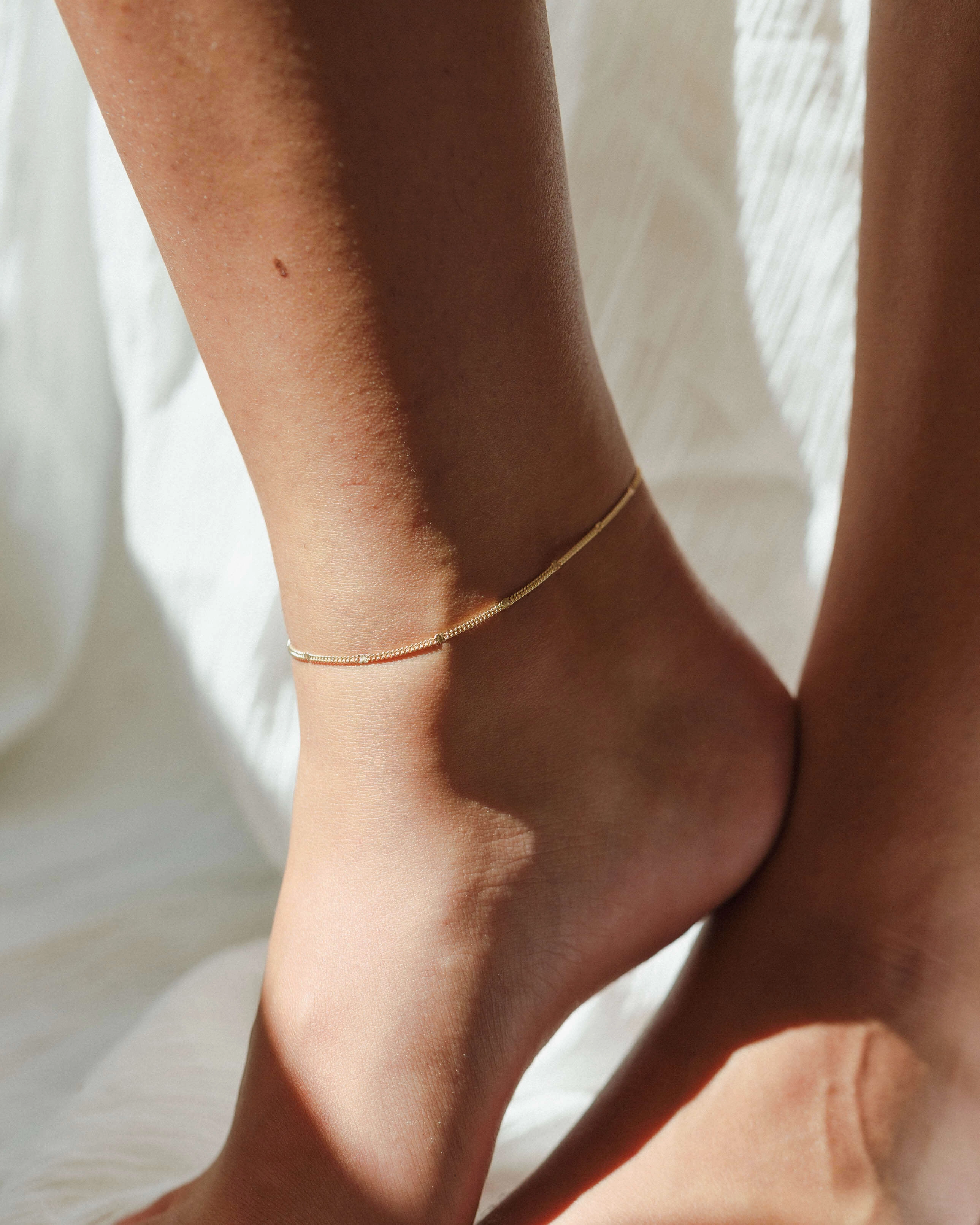 Charming Glow Radiant Anklet