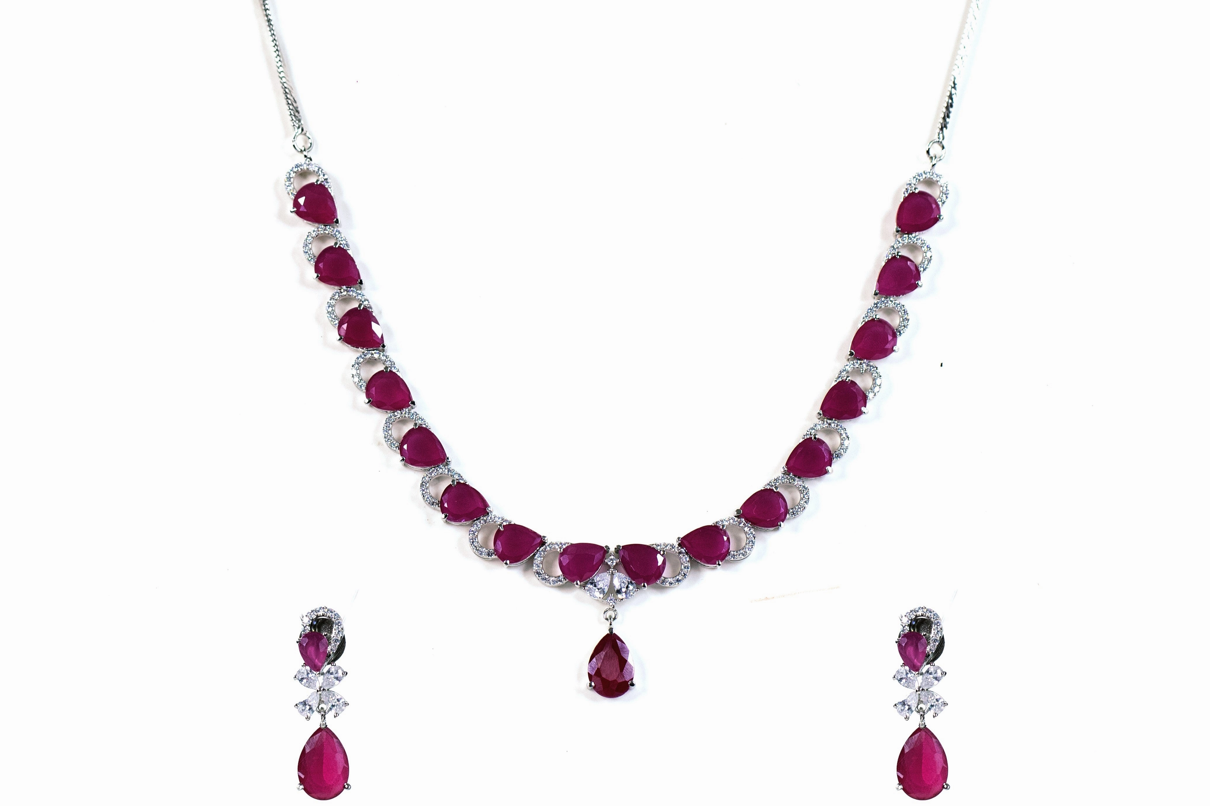 Pearto edge zircon necklace set Crisp Look Lively Feature