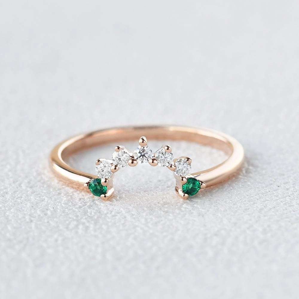 shiny accents Round Cut Emerald & Moissanite Curved Band Ring