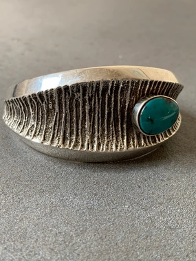 Glamour Appeal Chic Flair Philander Begay Navajo Tufa Casting Sterling Silver Turquoise Cuff