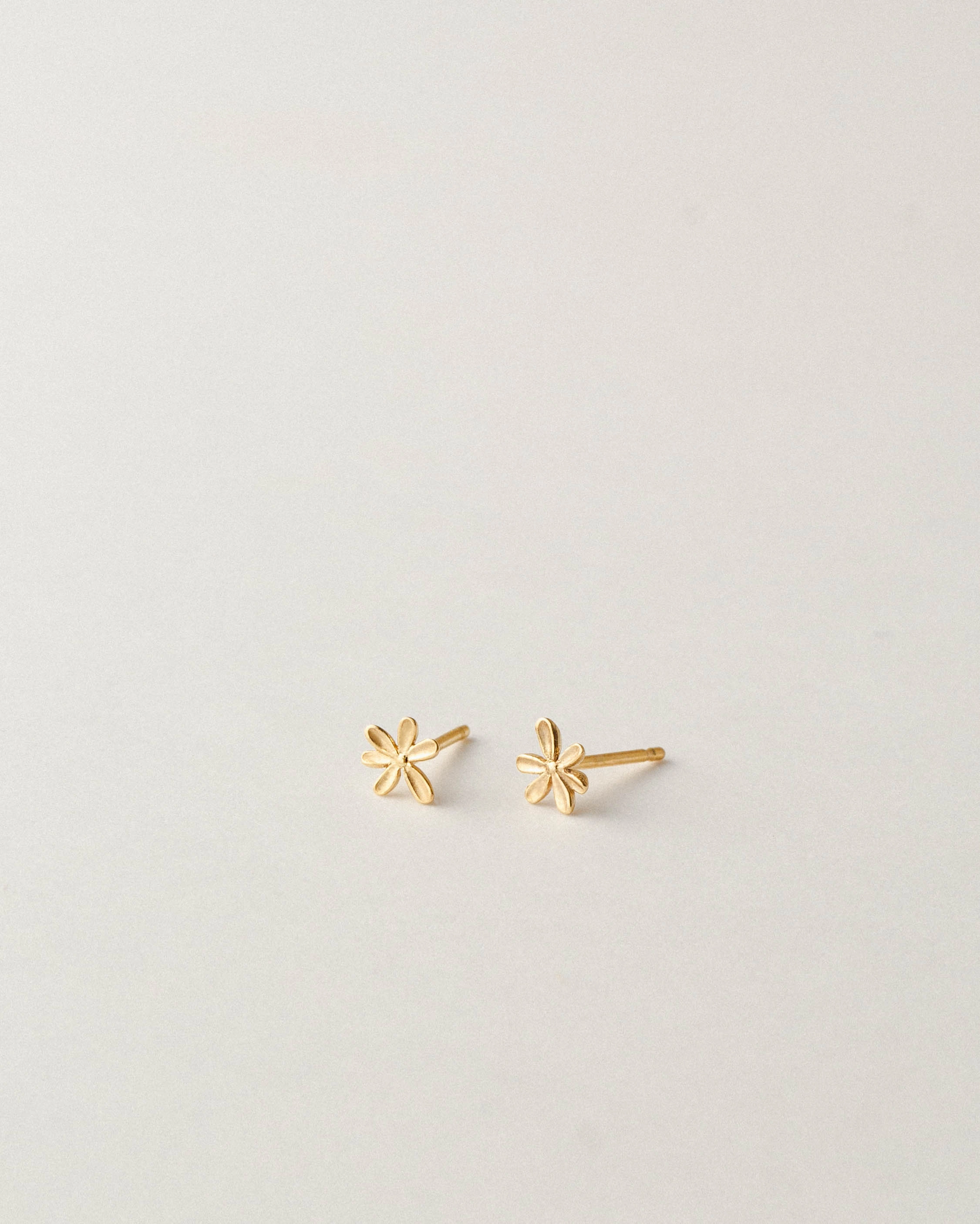 Sophisticated Shape Timeless Spark Signature Stacking Stud Set