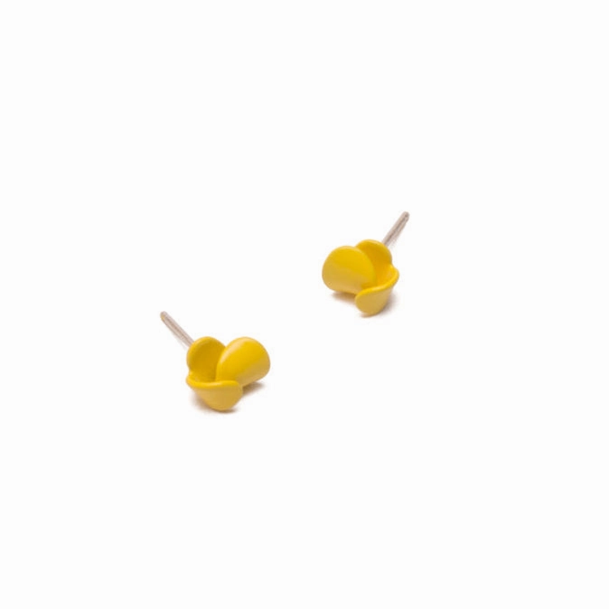 Small Folded Studs - Yellow Safe Detail