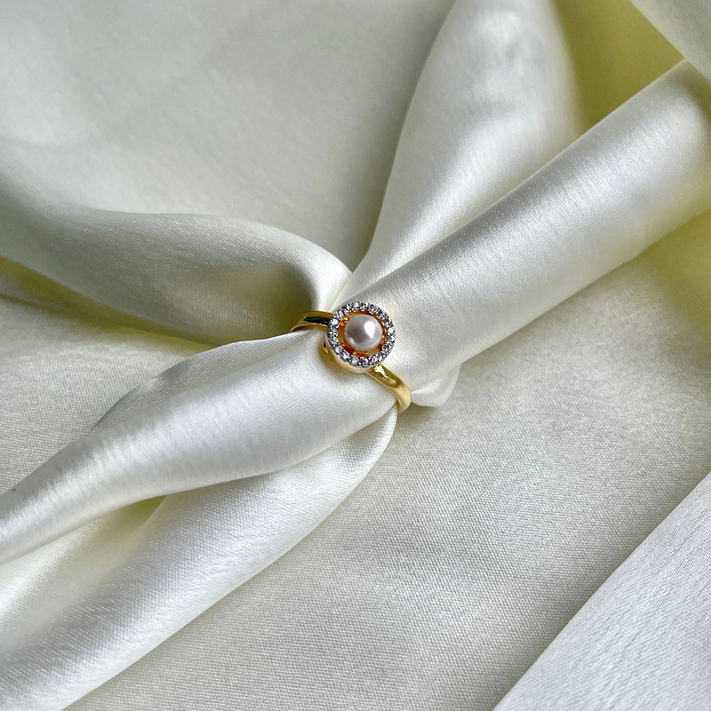 Shiny Style Opulent Shine Sleek pearl ring