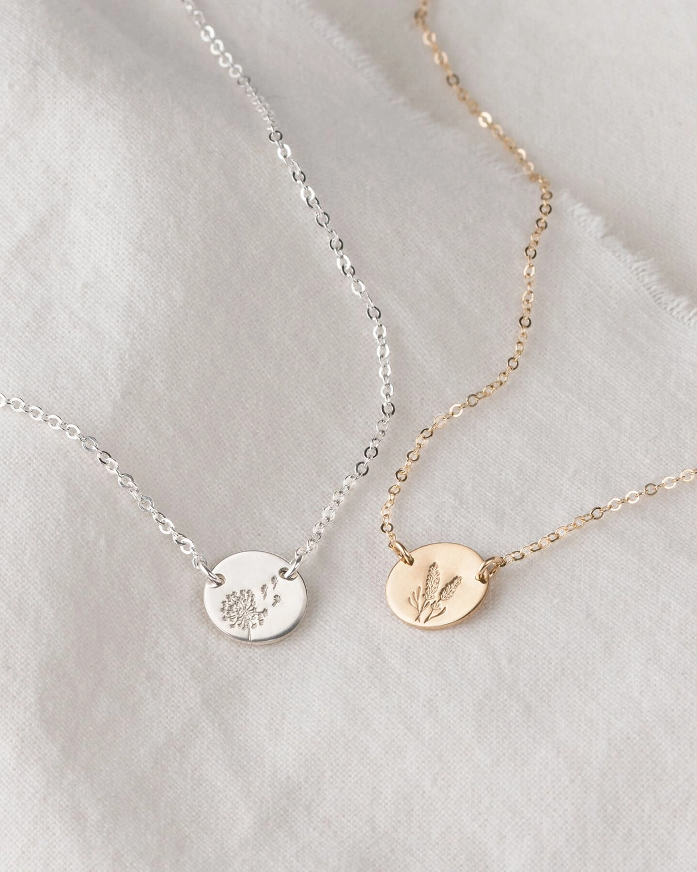 Detail Pop Refined Texture Small Flora Link Necklace