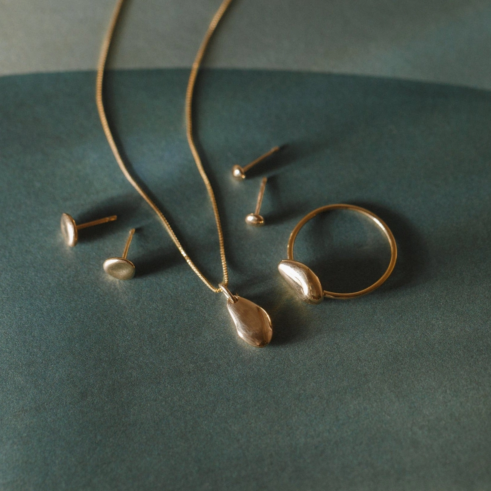 Solid Gold Worry Stone Ring Delicate Features Classic Mood