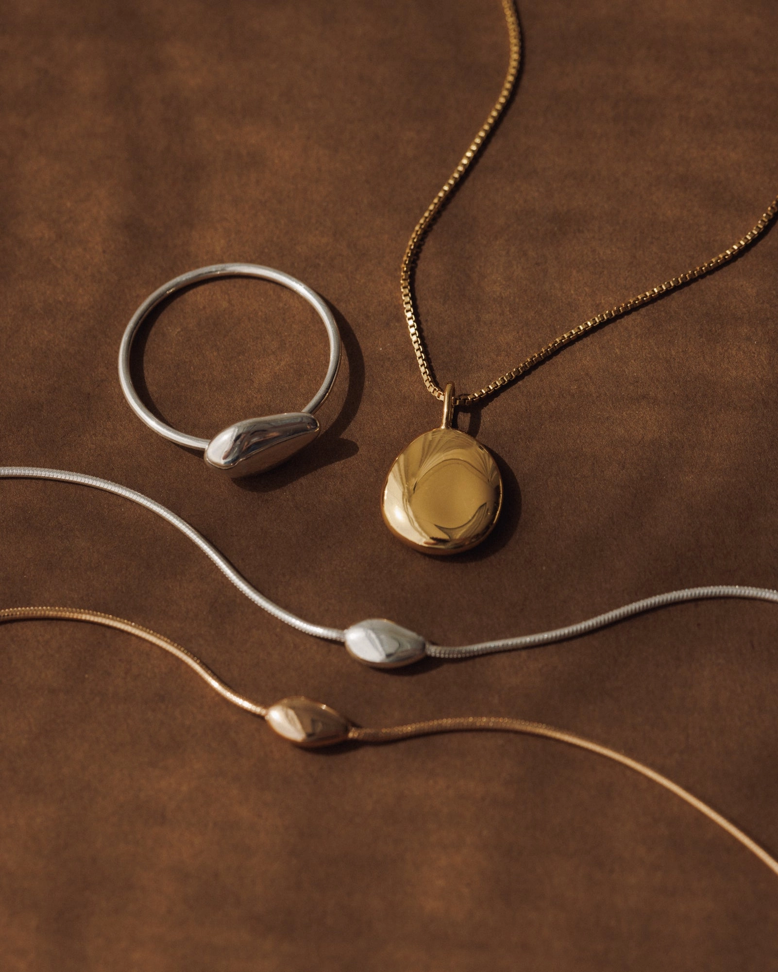 Sparkling Jewelry Design Luxury Glow Solid Gold Worry Stone Ring