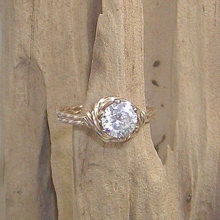 Glossy Look Vintage Memento Solitaire Cubic Zirconia Gold Filled Twist Wire Ring