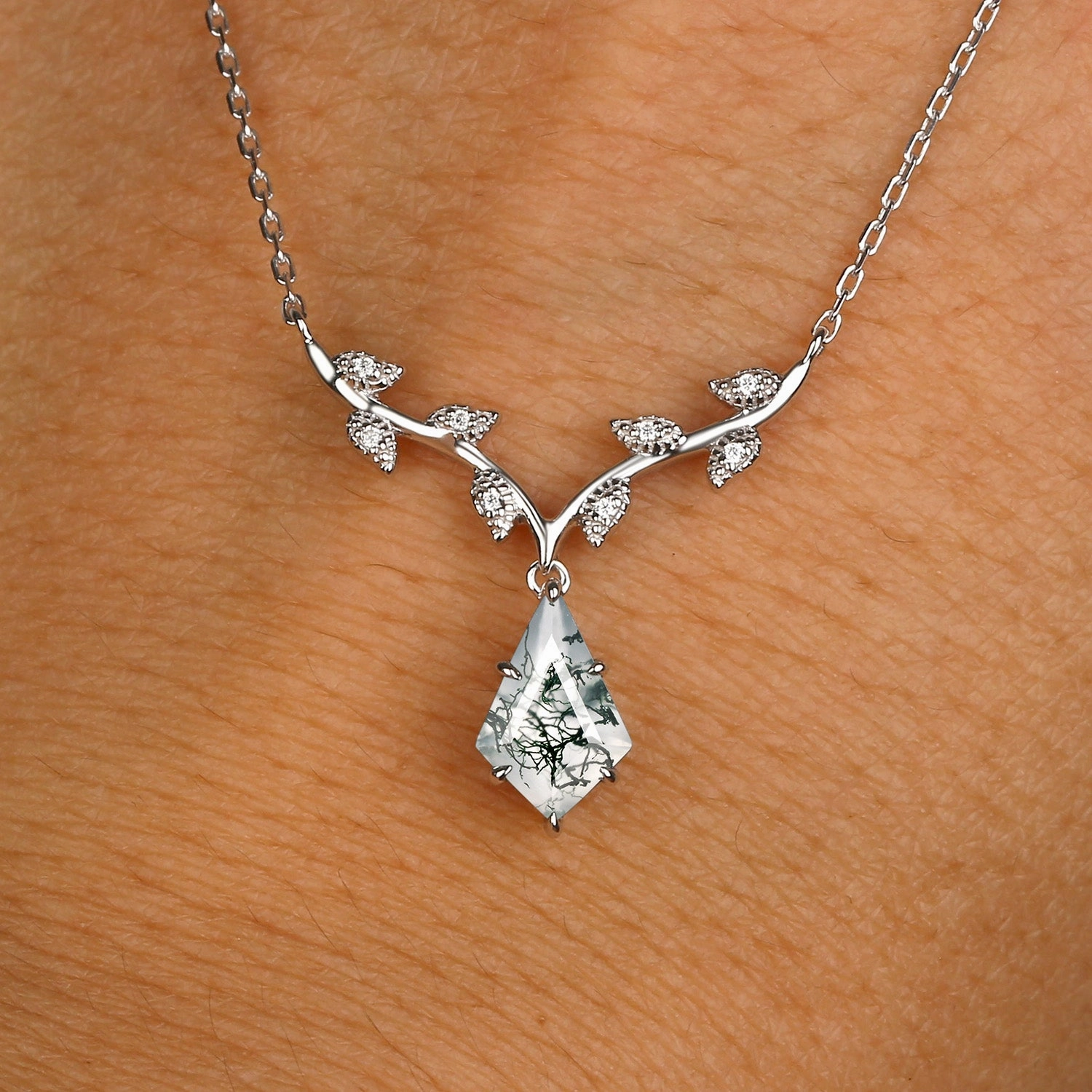 Natural Inspired Moss Agate Kite Leafy Necklace - Ivy Urban Flair