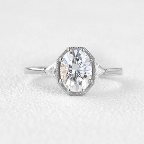 Subtle Elegance Elegant Gifts 1.5ct Geometric Moissanite Three-stone Vintage Ring