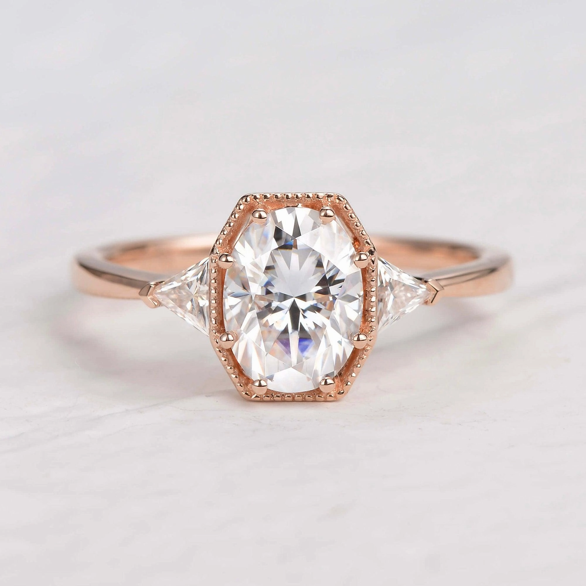 Contemporary Highlight 1.5ct Geometric Moissanite Three-stone Vintage Ring