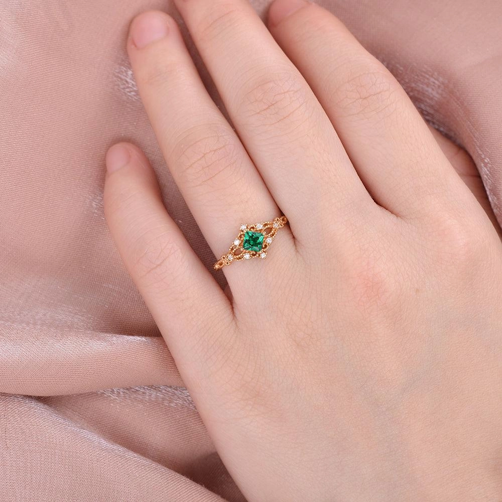 Eye Catching Minimal Highlight Princess Cut Emerald Yellow Gold Ring