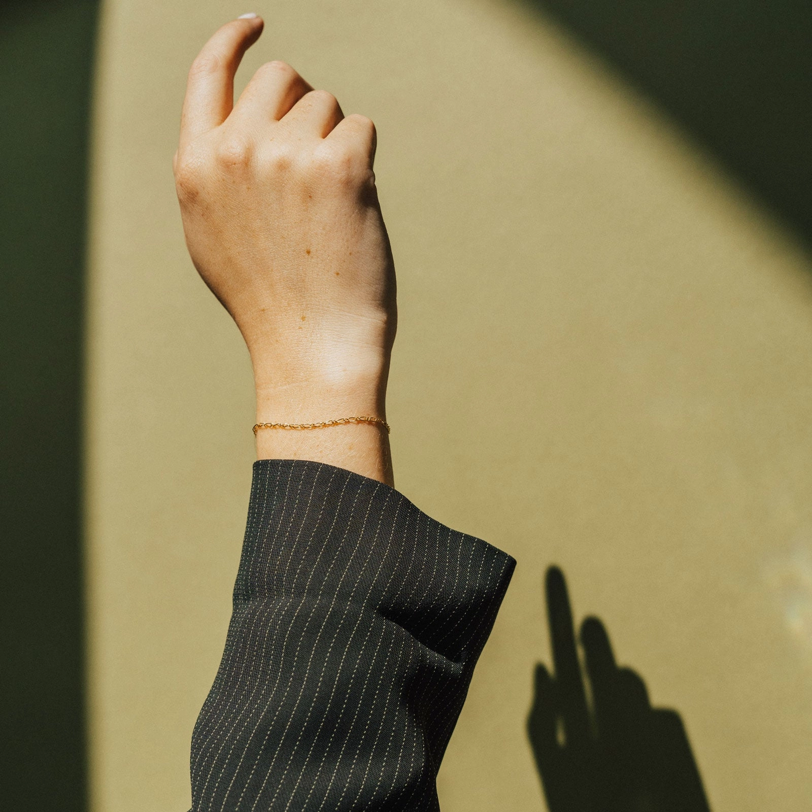 Award Winner Noble Style Flora Chain Bracelet - 14K Solid Gold