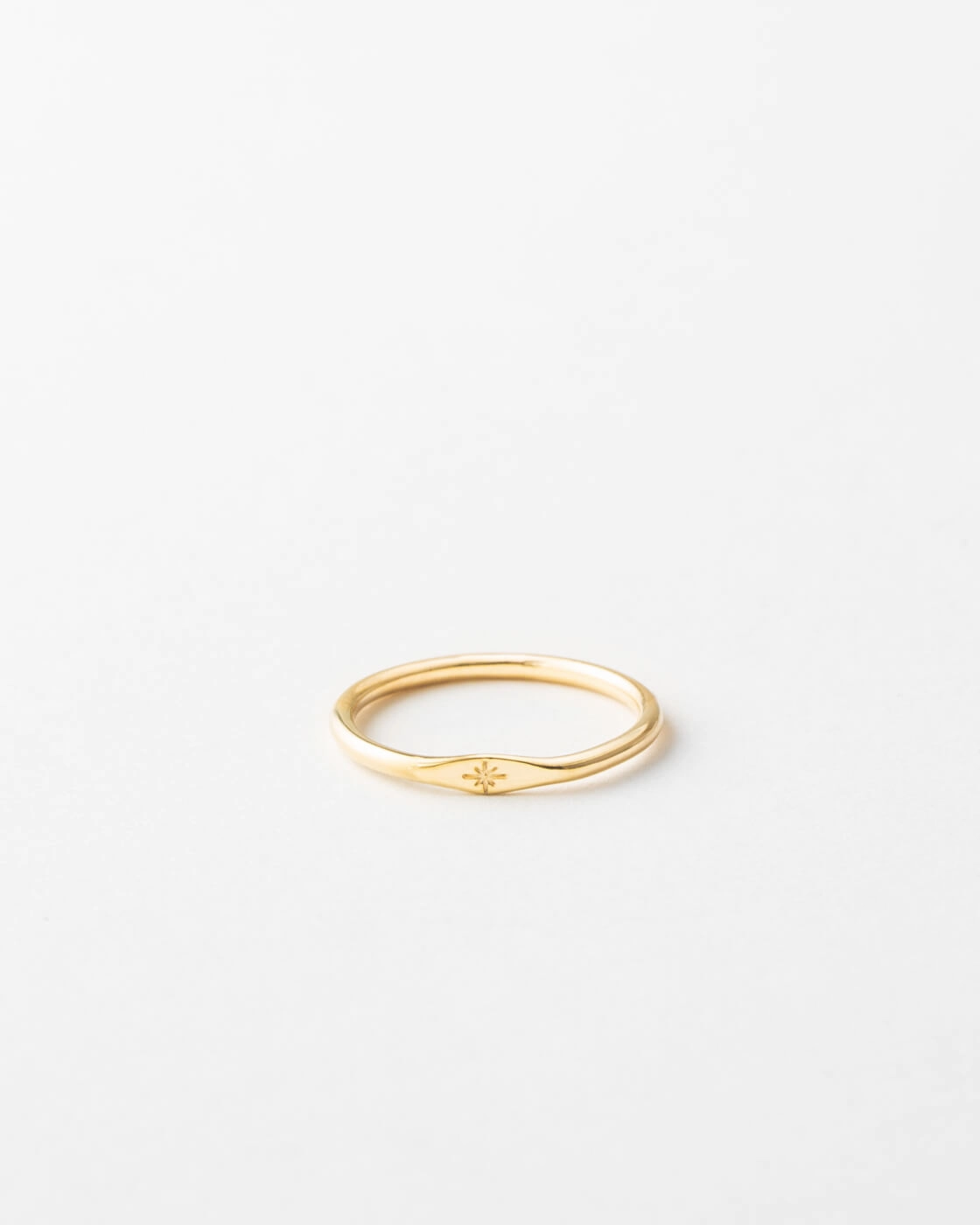 Cozy Look Style Statement Stellar Signet