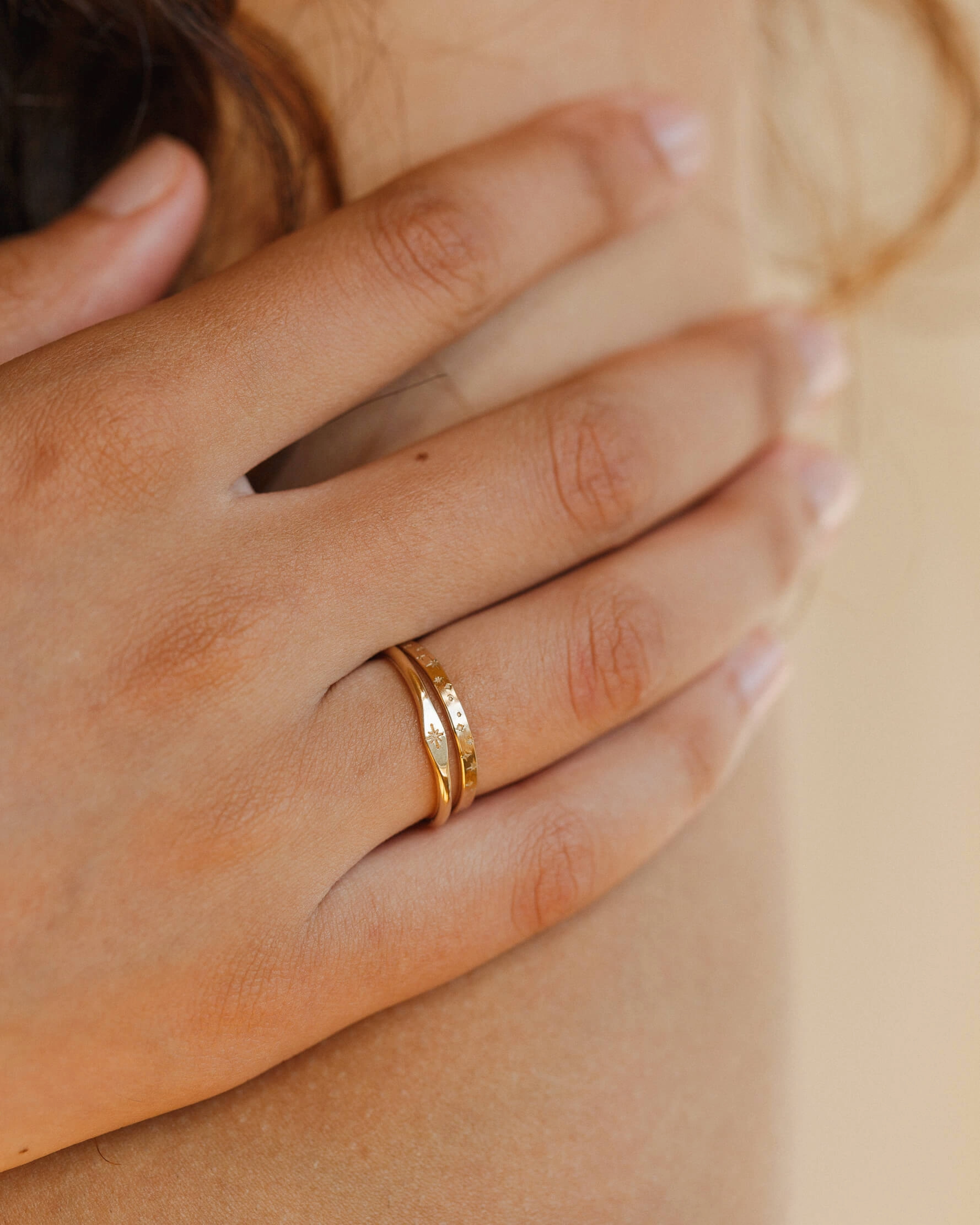 Stellar Signet Shiny Details Glam Glow