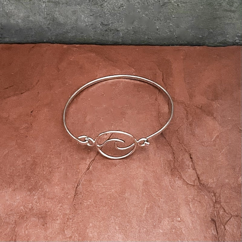 Sterling Clasp Wave Bangle Urban Highlight