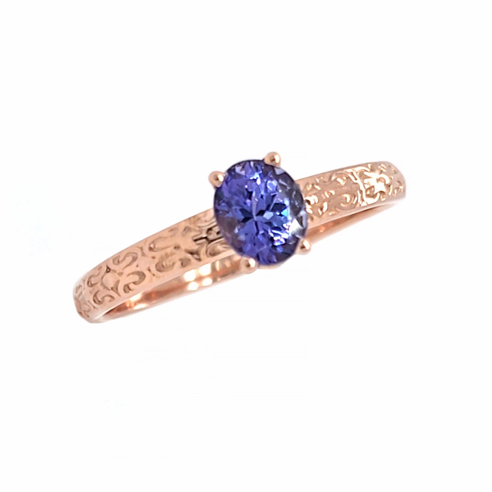 Tanzanite & Rose Gold Ring Vibrant Embellishment Fashionable Must-Have