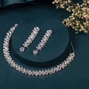 Floro bloom necklace set Modern Chic Dainty Spark