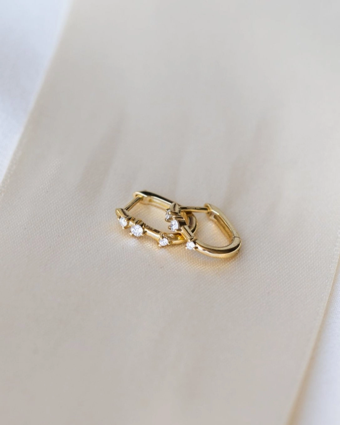 Orion Diamond Hoops Office Accent