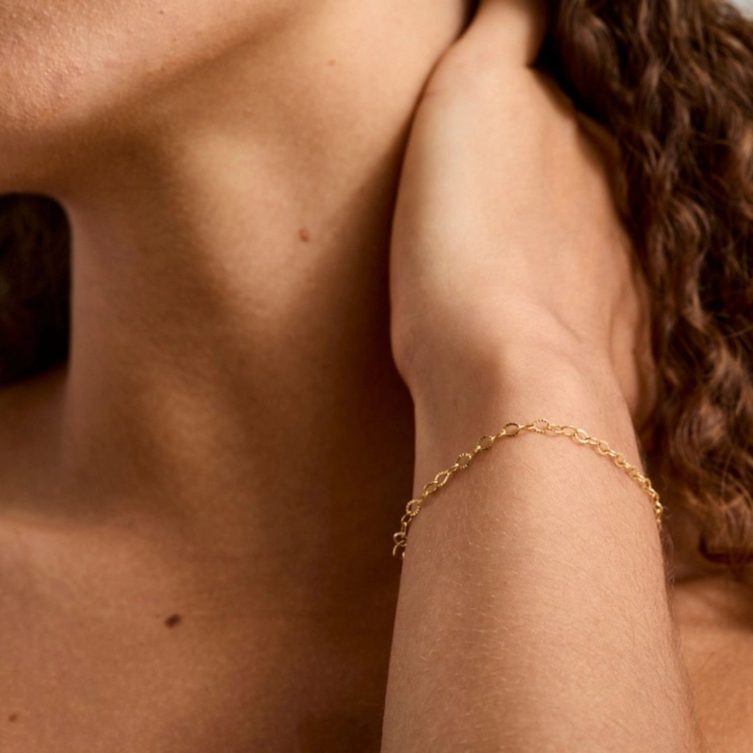 Angelic Composites Textured Oval Chain Bracelet