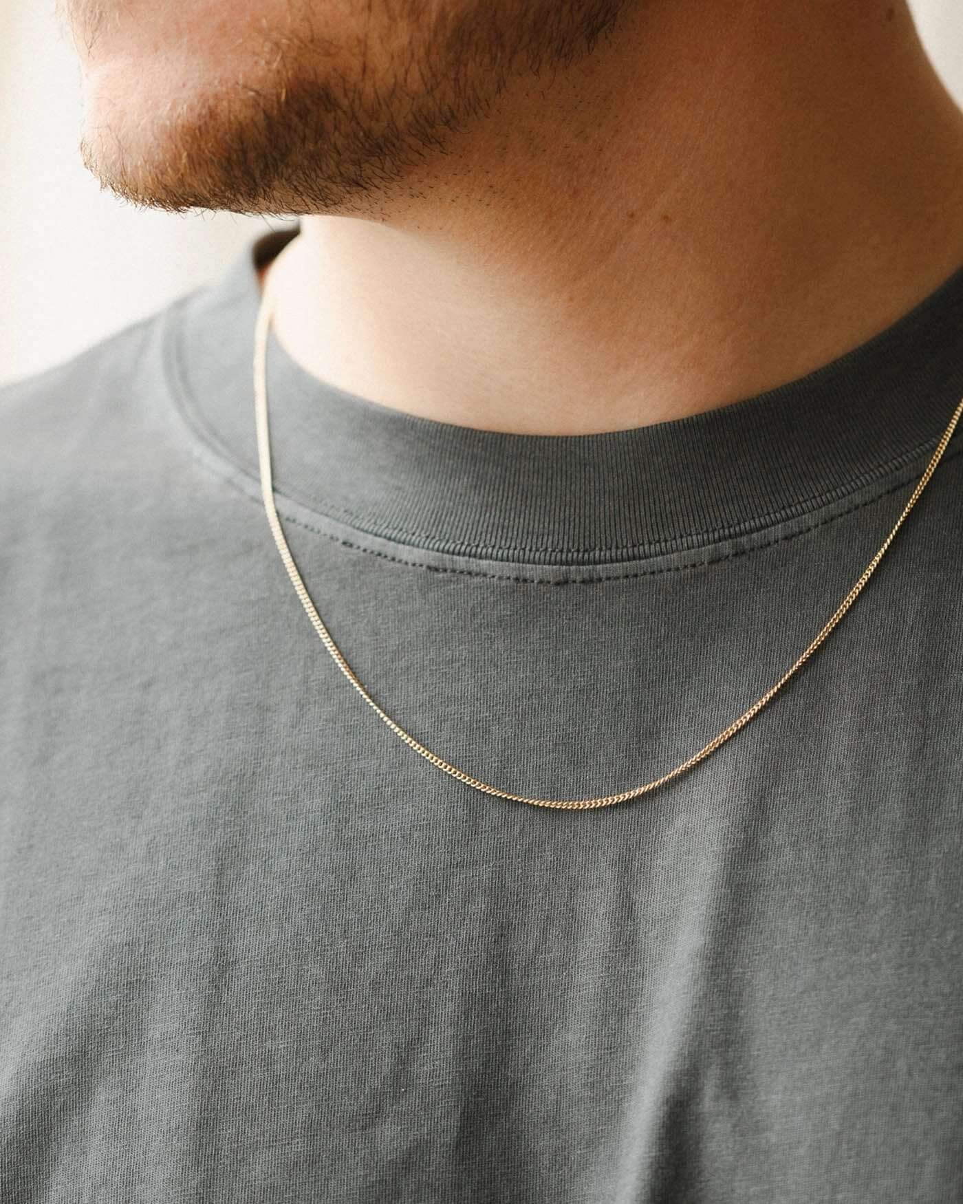 Sophisticated Vibe Theo Chain