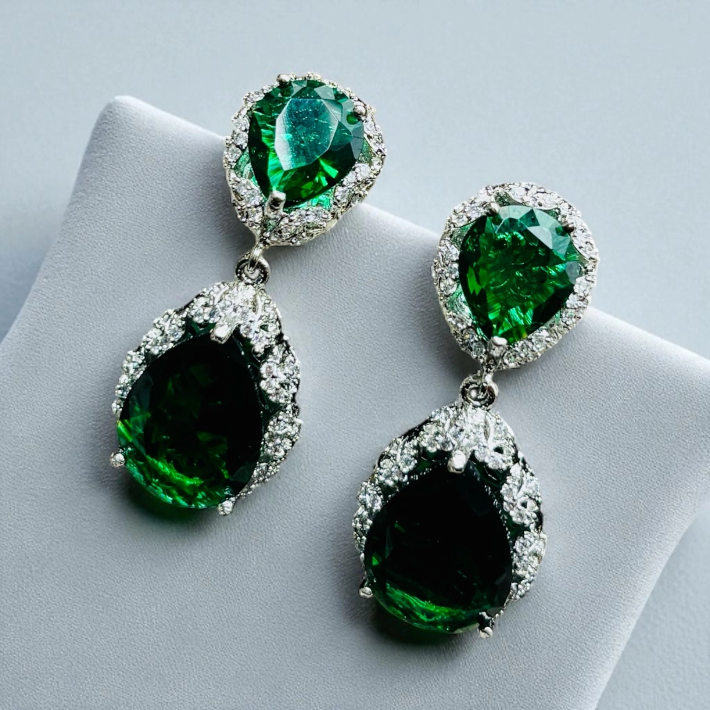 Tithirian exotic earring Smooth Fit Elegant Pop