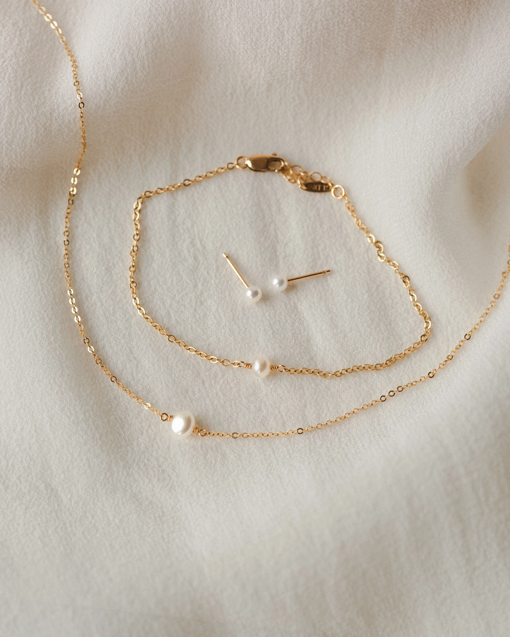 Fine Detail Timeless Beauty Essential Pearl Set