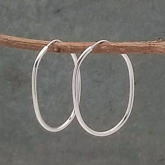 Elegant Spark Luxury Shape Via Taxco Oval Endless Hoop