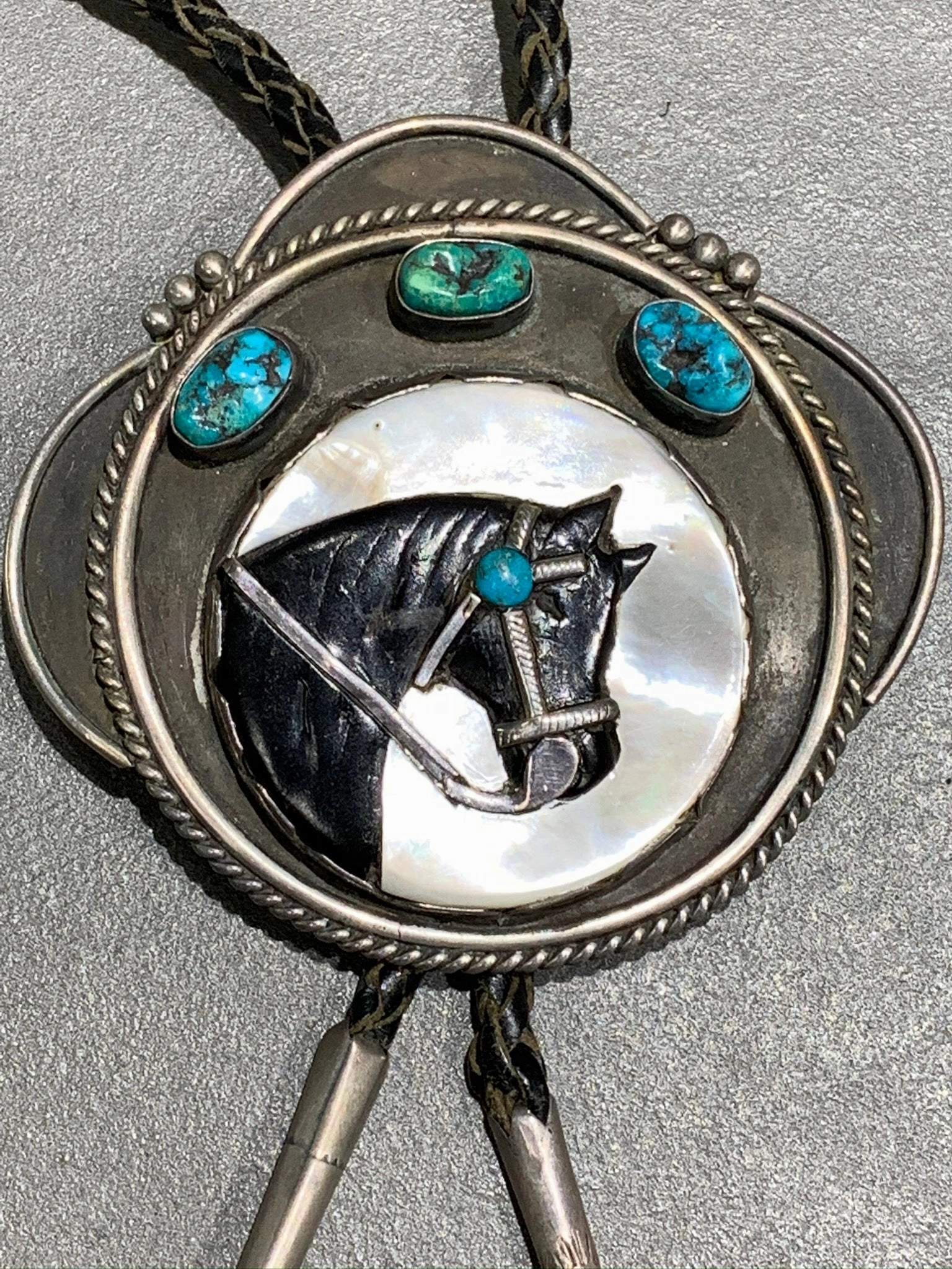 Neutral Vibe VINTAGE NATIVE AMERICAN INLAY HORSE BOLO STERLING SILVER