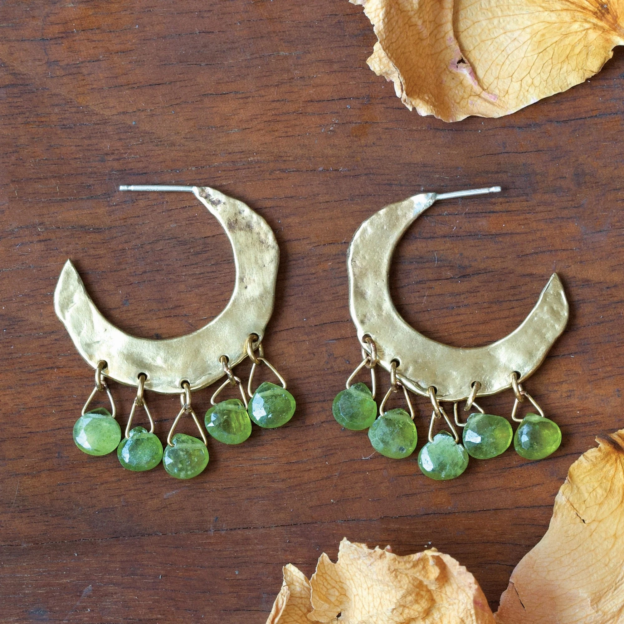 Stunning Item Wake Hoops - Brass   Vesuvianite